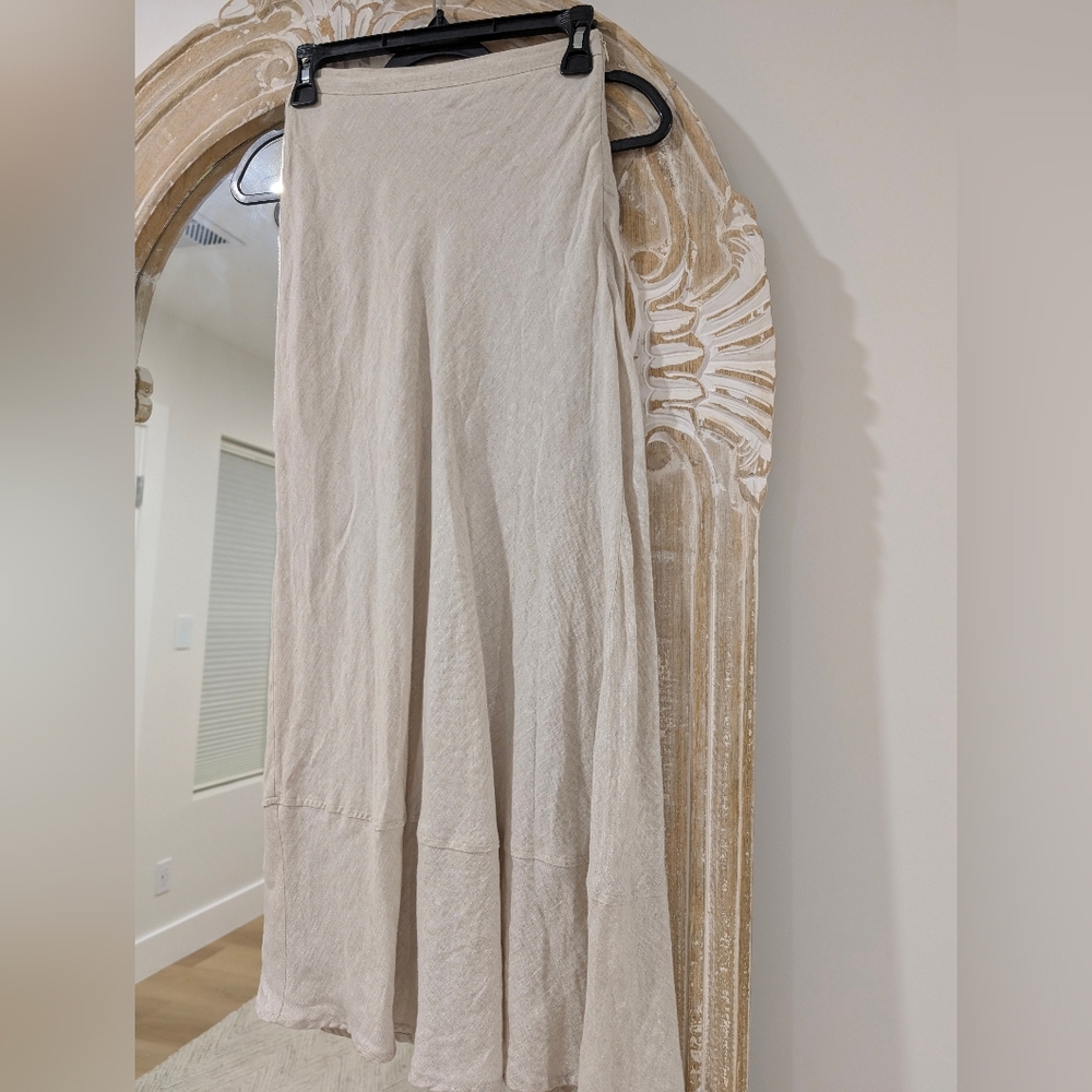 DISSH Hazel Linen Skirt - Picture 3 of 8